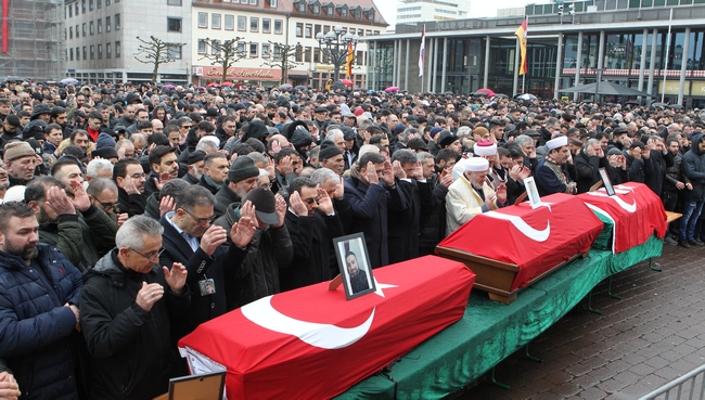 Irkçı Saldırıda Öldürülen Türkler İçin Tören