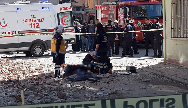 Balkon Duvarı Yıkıldı, 1 Kişi Hayatını Kaybetti