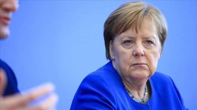 Merkel Kendini Karantinaya Aldı