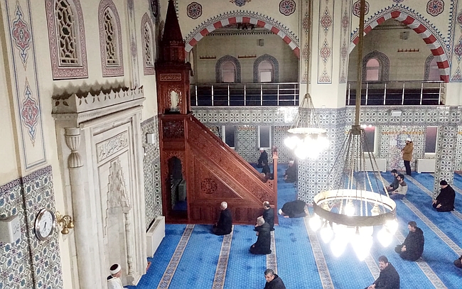 Söğütlü Cami'nin Deprem Hasarlı Minberi Değiştirildi
