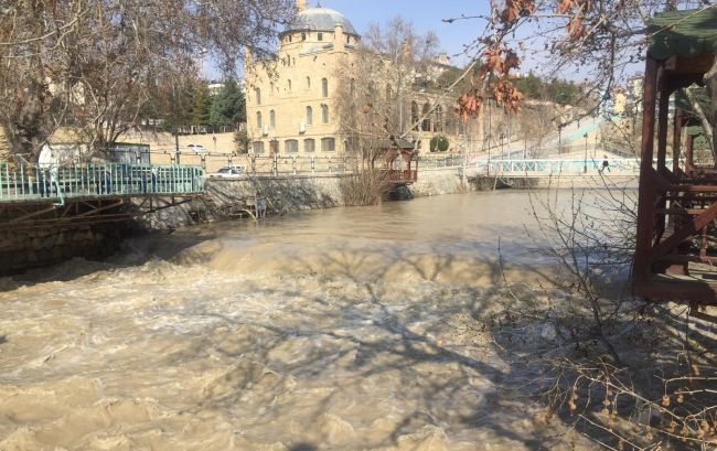 Eriyen Karın Suları ve Yağış Tohma'yı Bulandırdı