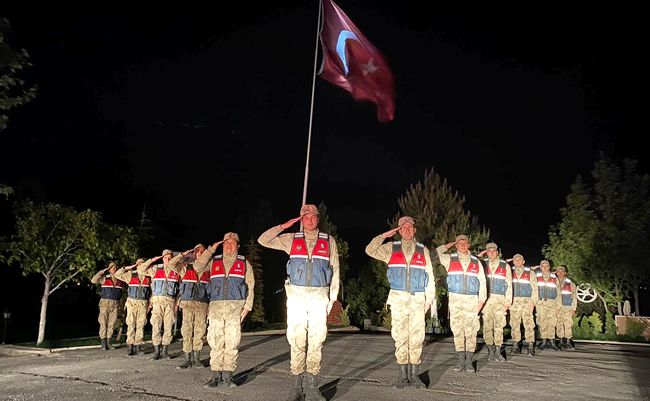 Jandarma Kışlasında İstiklal Marşı