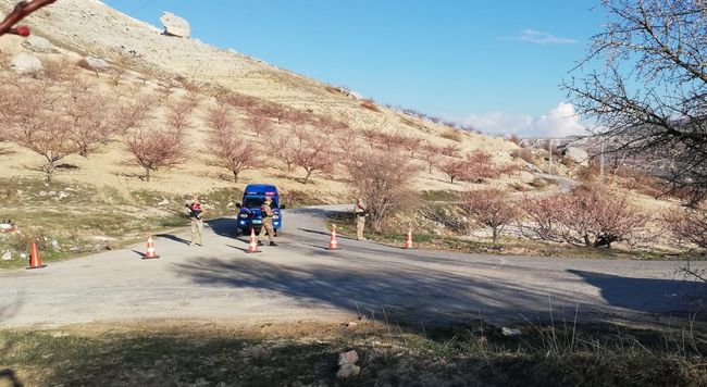 Karantinalı Köyü Jandarma Giriş- Çıkışa Kapattı
