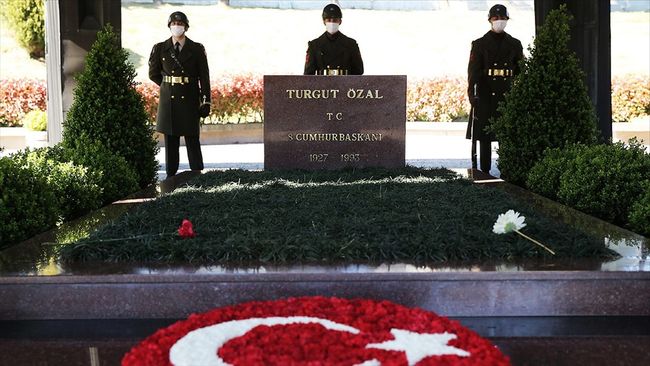 Turgut Özal Mezarı Başında Anıldı
