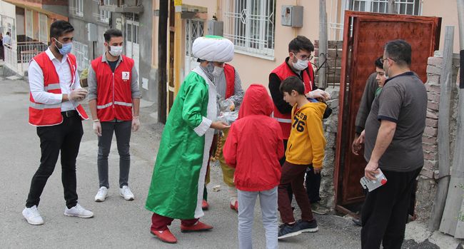 Şeker ve Oyuncak Kızılay'dan - Malatya Haber