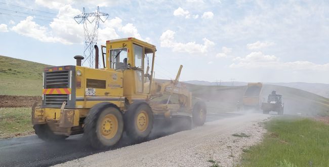 Kuluncak'ta Asfalt Yapımı