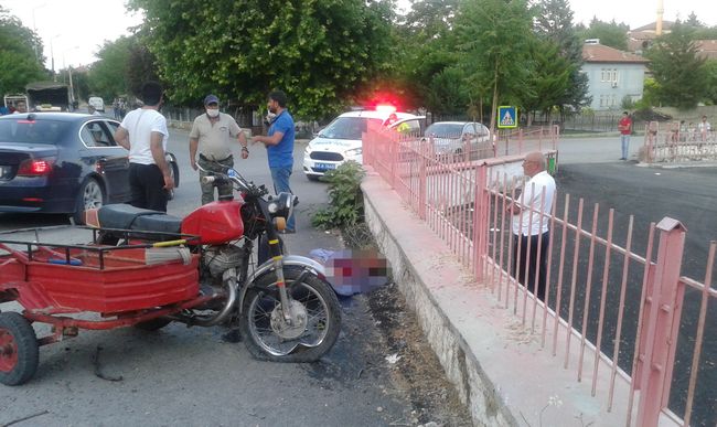 Duvara Çarpan Motosikletin Sürücüsü Ağır Yaralı