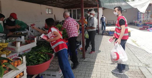 Kızılay Gönüllüleri Arguvan'da Maske Dağıttı