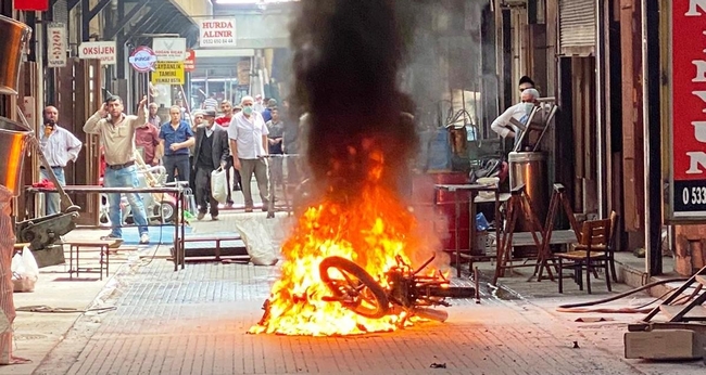 Bakırcılar Çarşısı'nda Motosiklet Yangını