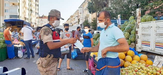 Jandarma Korona İçin Şehre İndi