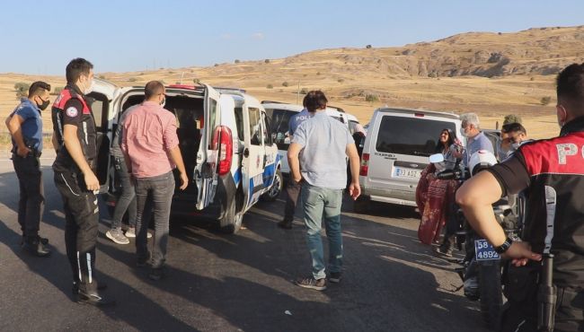 Otomobilden 125 Bin TL Çaldılar, Sivas'ta Yakalandılar