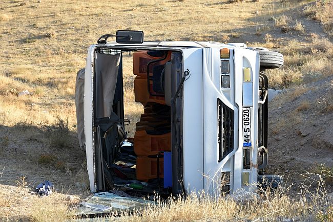 İşçi Servisi Kaza Yaptı...14 Yaralı