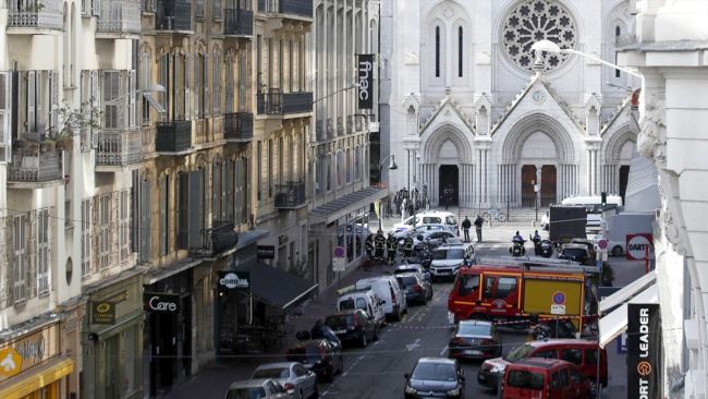 Fransa'da 3 Kişinin Öldürüldüğü Saldırıya Tepki