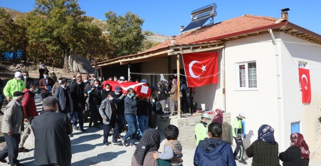 Polis Memuru Kürecik'te Toprağa Verildi