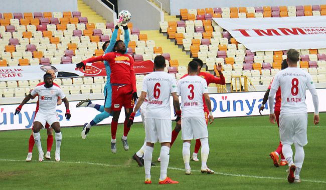 YMS, Sahasında Sivasspor'la Yenişemedi:2-2