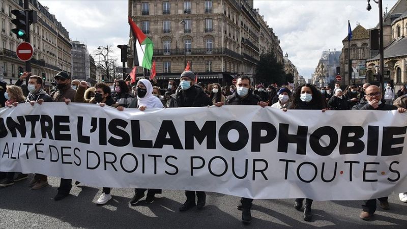 Fransa'da Ayrılıkçı Yasa Tasarısı ve İslamofobiye Karşı Protesto