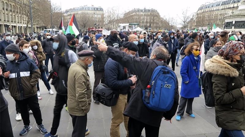 Paris'te Ayrılıkçı Yasa ve İslamofobi Protestosu