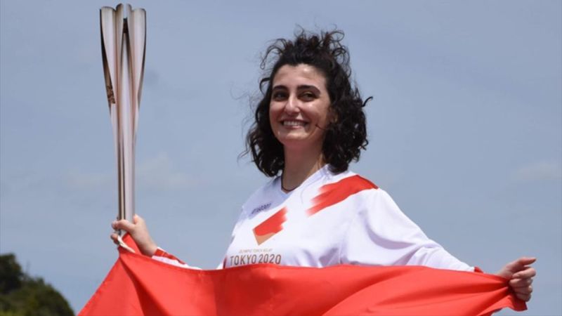Olimpiyat Meşalesini Türk Kızı Taşıdı