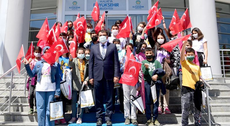 "Çocuklarımız Kendilerini Güzel Yetiştirecekler"