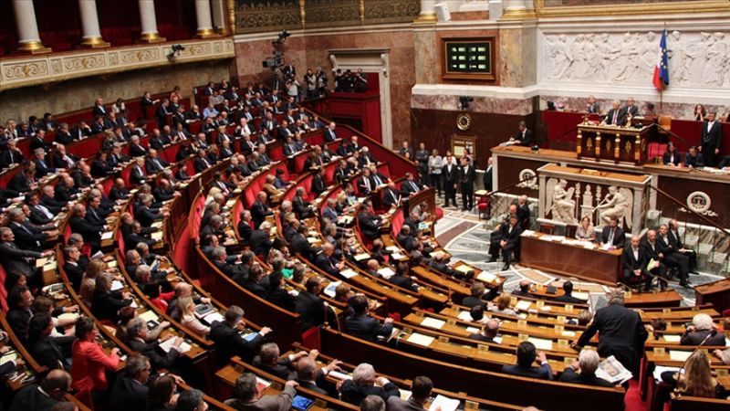 Fransa Meclisine Emekli Generallerden İç Savaş Uyarısı