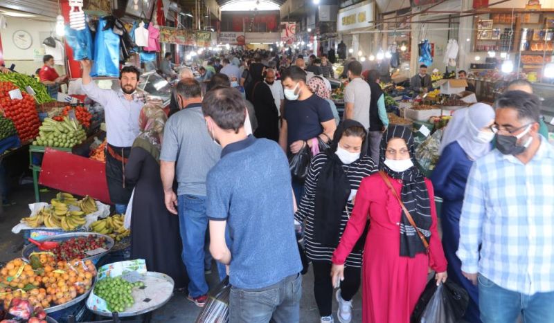 Sebze ve Et Pazarında Bayram Yoğunluğu