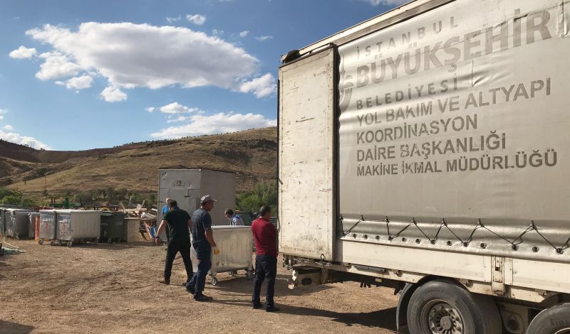 İBB'den Arapgir Belediyesine Çöp Konteyneri Yardımı