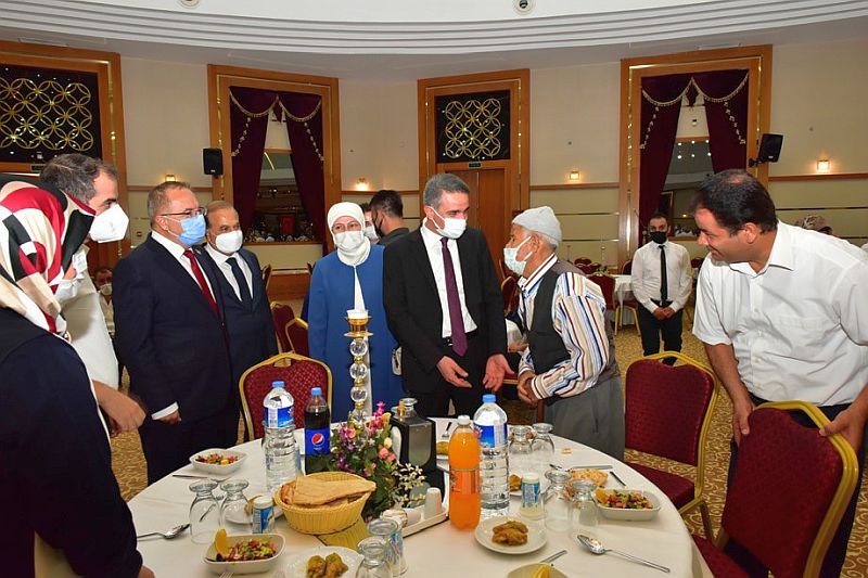 Şehit Aileleri ve Gaziler Onuruna Yemek Verildi