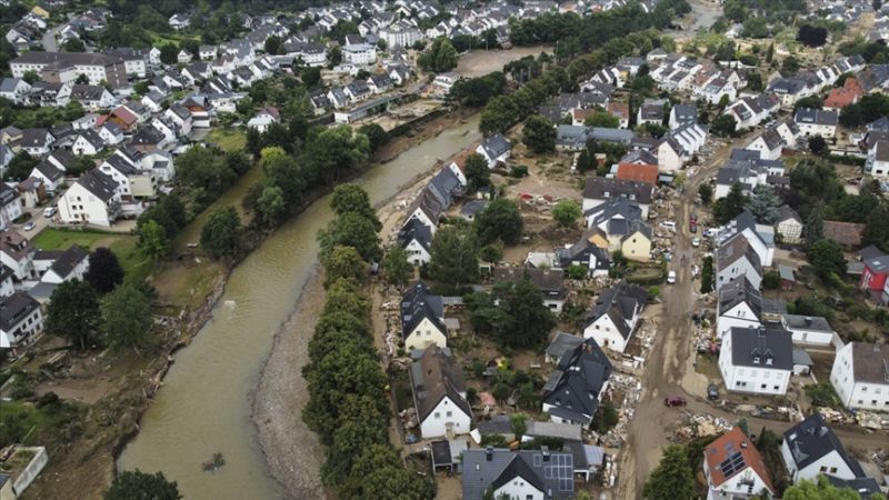 Almanya'da Sel Kayıplarının Sayısı Arttı