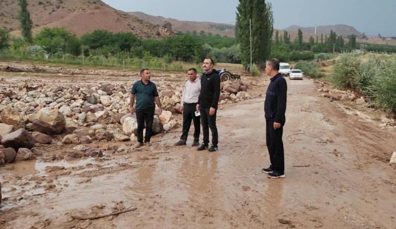 Kuluncak'ta Dere Taştı, Zarara Yolaçtı