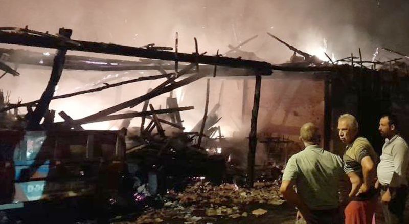 Doğanşehir'de Yangın Zarara Yolaçtı