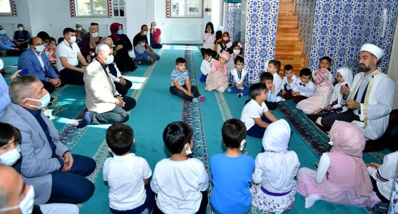 'Dini Değerleri Yaşayarak Öğrenmelerini İstiyoruz'