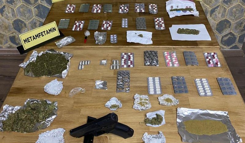 Narkotik’ten 21 Torbacıya Gözaltı