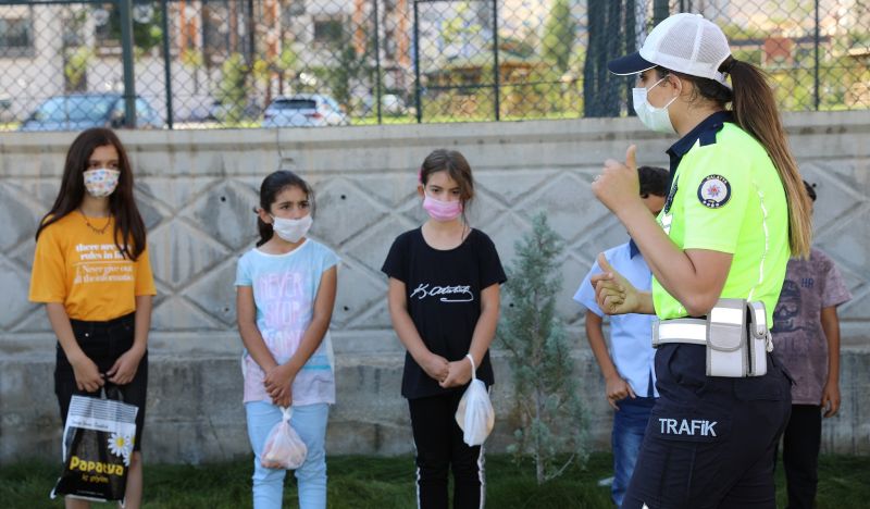 İlkokul Öğrencilerine Trafik Eğitimi Verildi