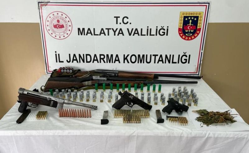 Jandarmadan Silah Kaçakçılarına Operasyon