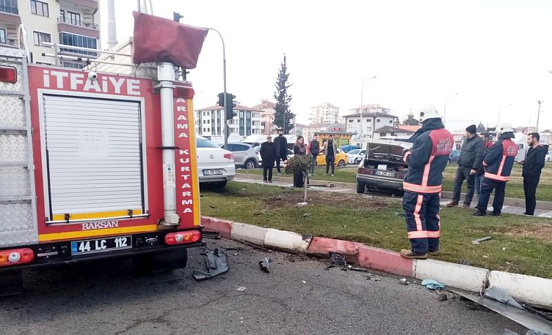 Kavşaktaki Kazada 1 Kişi Yaralandı