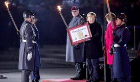 Almanya’da Merkel İçin Askeri Veda Töreni