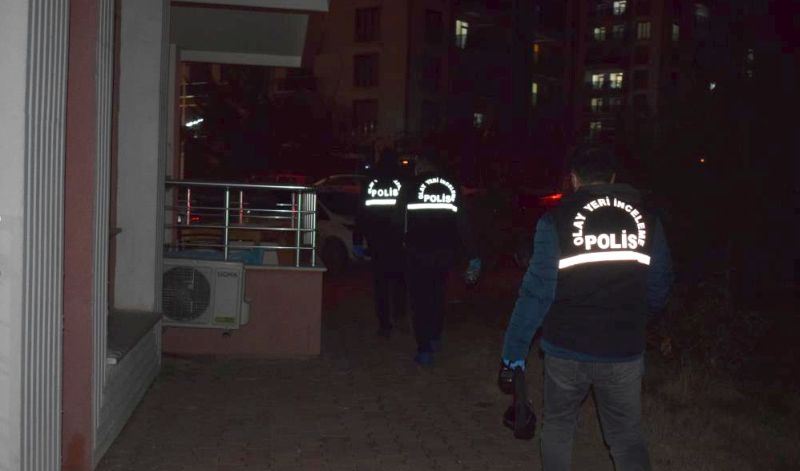 Polis Memuru Evinde Ölü Bulundu