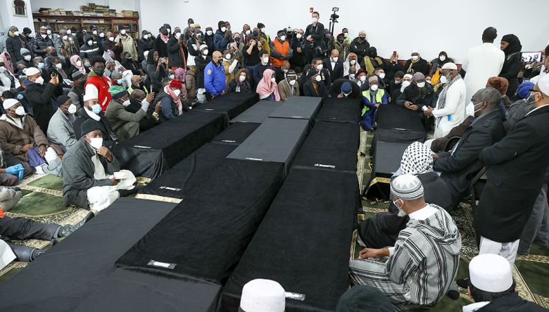 New York'taki Yangında Ölen 15 Müslüman İçin Tören